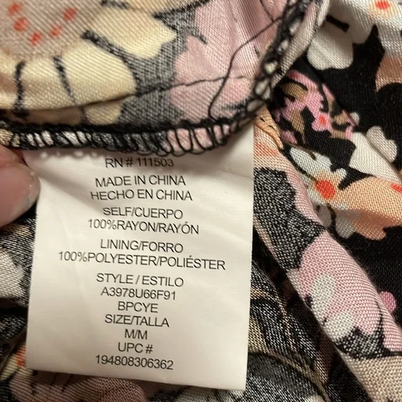 2 Multi-Color Floral Rompers 🌸💙🧡🌻🌼 - Picture 10 of 17